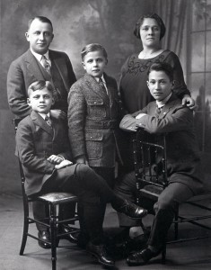 kardos-eugene-anna-3-boys-mid-1920s-324150_314336045260525_1471224559_o-2